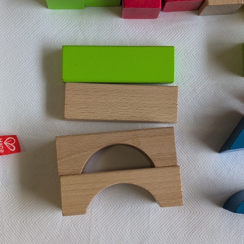 hape toys early explorer maple wood building blocks age 1-3 YRS 34 pieces - Picture 7 of 8